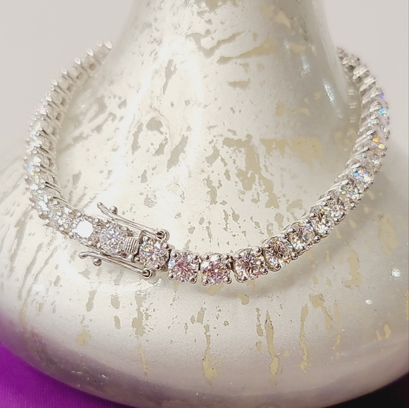 Moissanite Tennis Bracelet 10.75 ctw. Certified - Picture 5 of 15